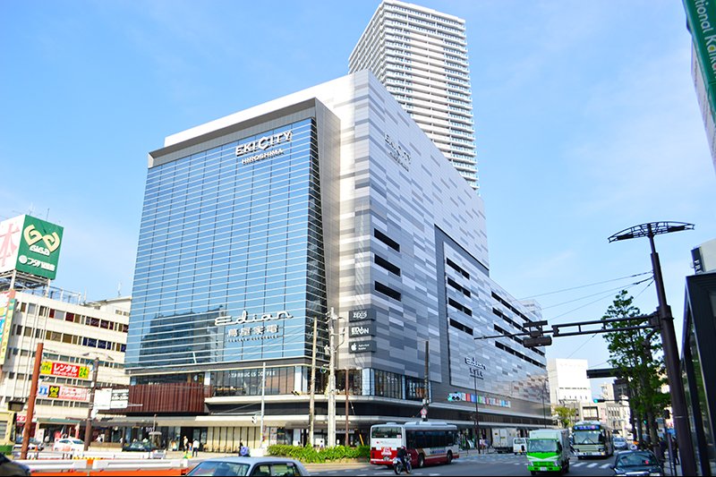 「広島」駅周辺には「エキシティ・ヒロシマ」など大規模ショッピング施設が集結